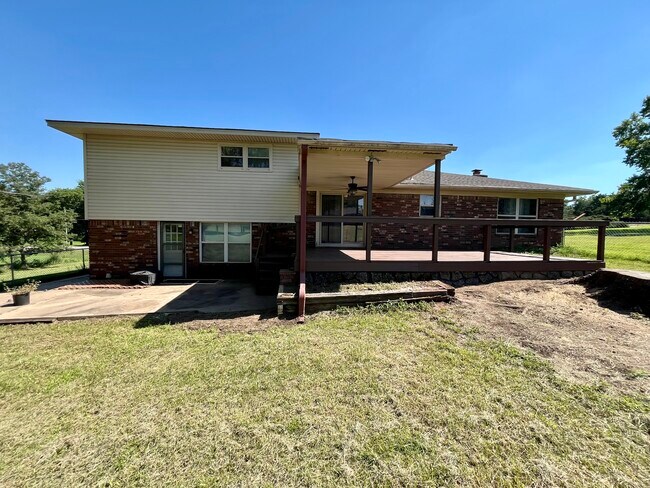 Building Photo - 14731 E 96th St N