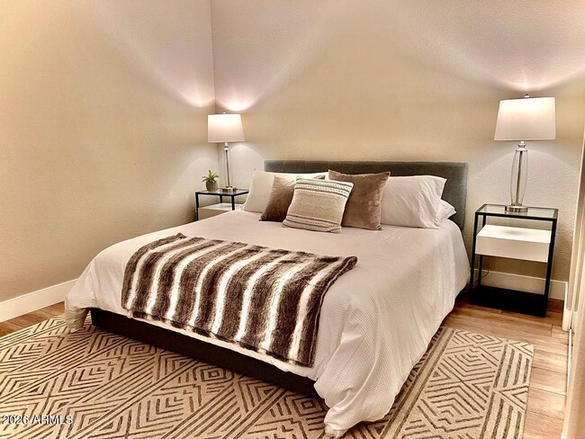 Building Photo - 15050 N Thompson Peak Pkwy