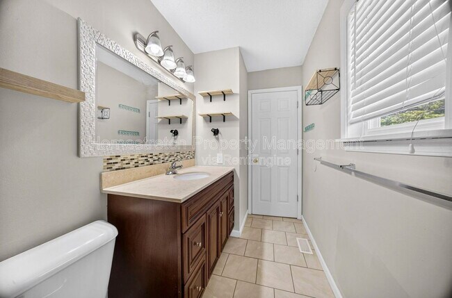 Building Photo - 10608 Canter Way