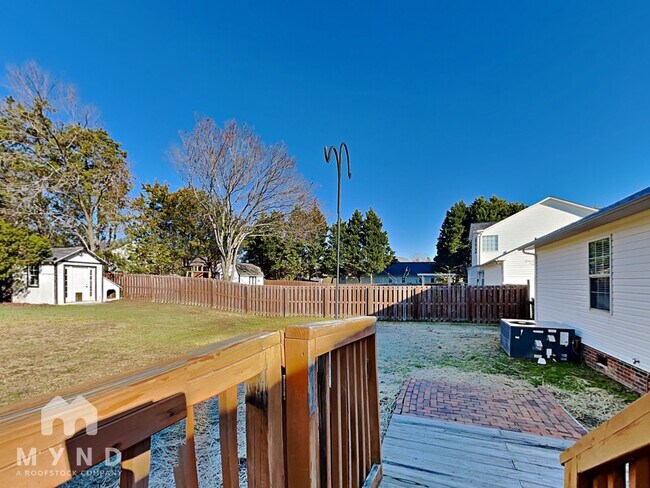 Building Photo - 832 St Andrews Pl