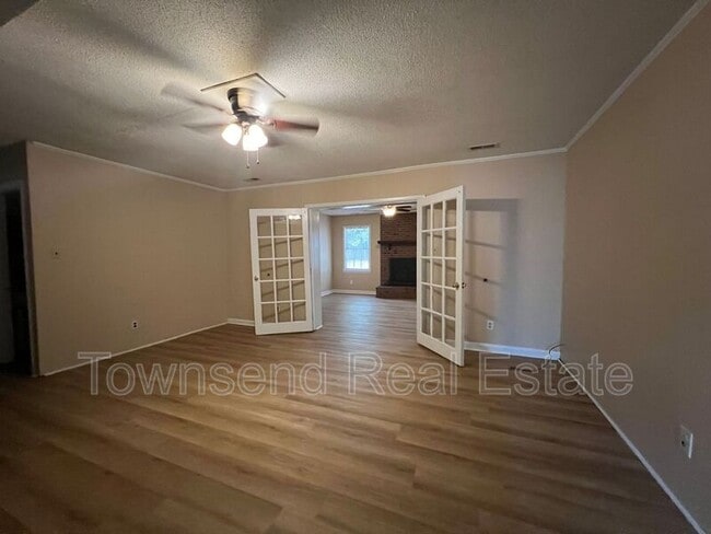 Building Photo - 6458 Easthampton Rd