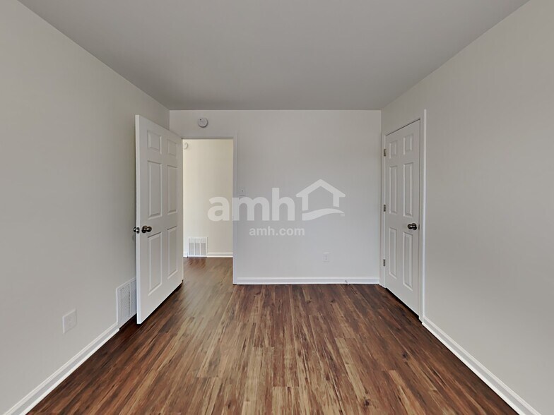 Building Photo - 9276 Durhamshire Dr