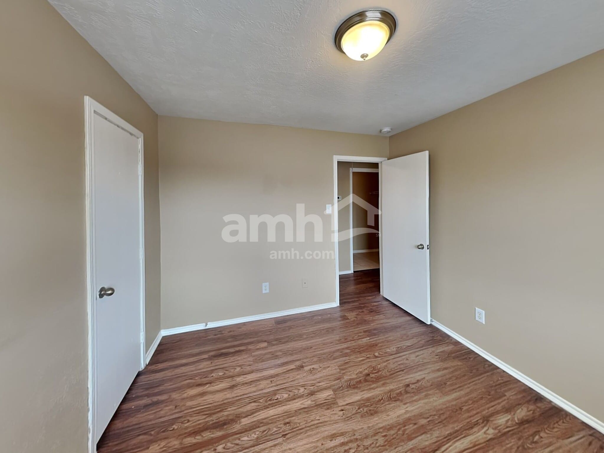 Building Photo - 8918 Farm Ridge Ln