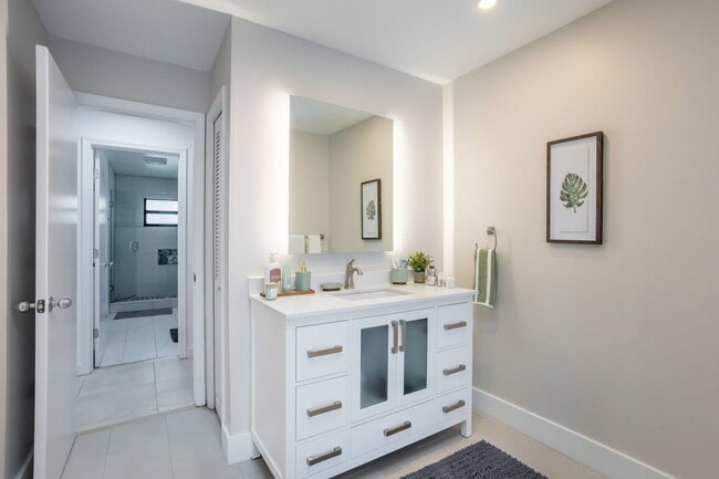 Building Photo - 2903 Banyan Blvd Cir NW