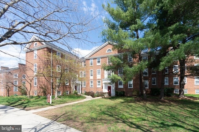 Primary Photo - 3811 Newark St NW