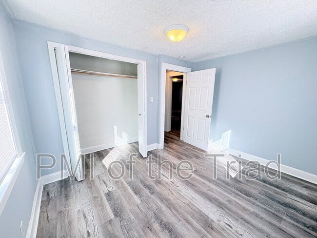 Building Photo - 317 Woodbury St