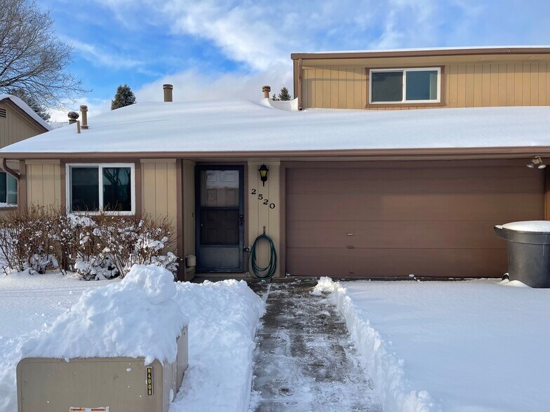 Primary Photo - 2520 E Cassidy Ln