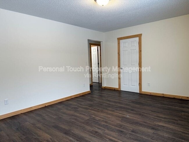 Building Photo - 625 2nd Ave W