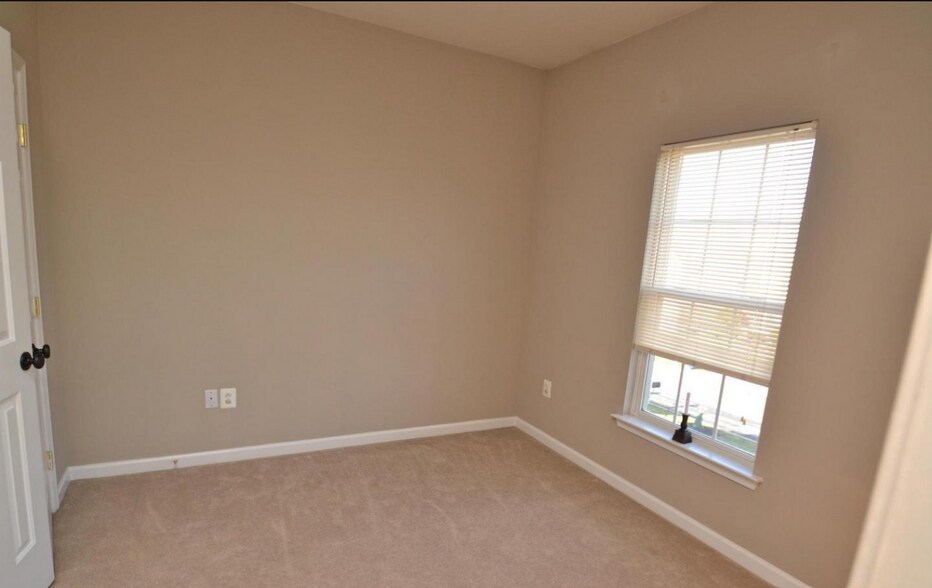 Building Photo - 9003 Bealls Farm Rd