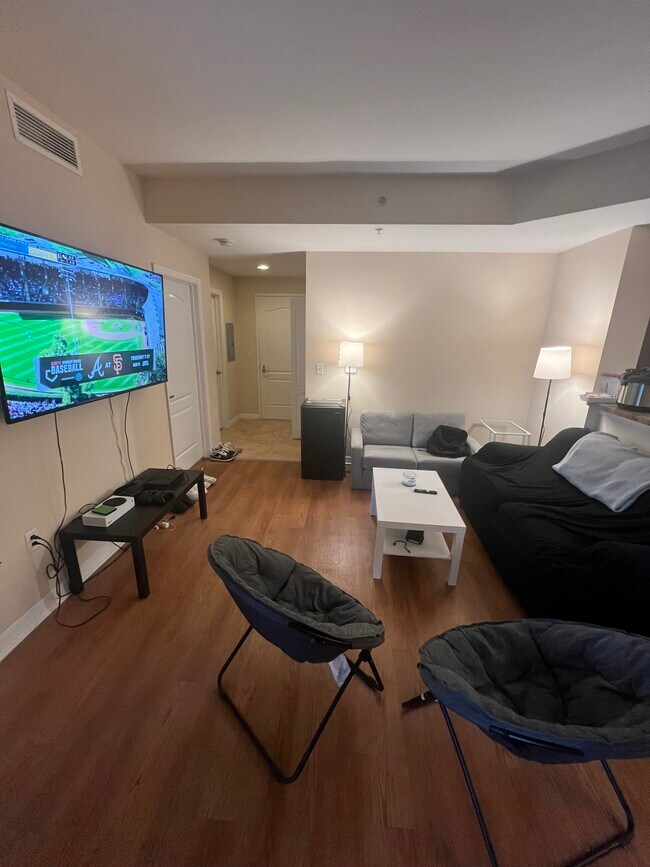 Building Photo - 6630 SW 57th Ave