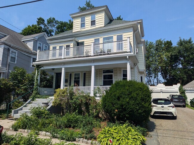 Building Photo - 17 Commonwealth Rd