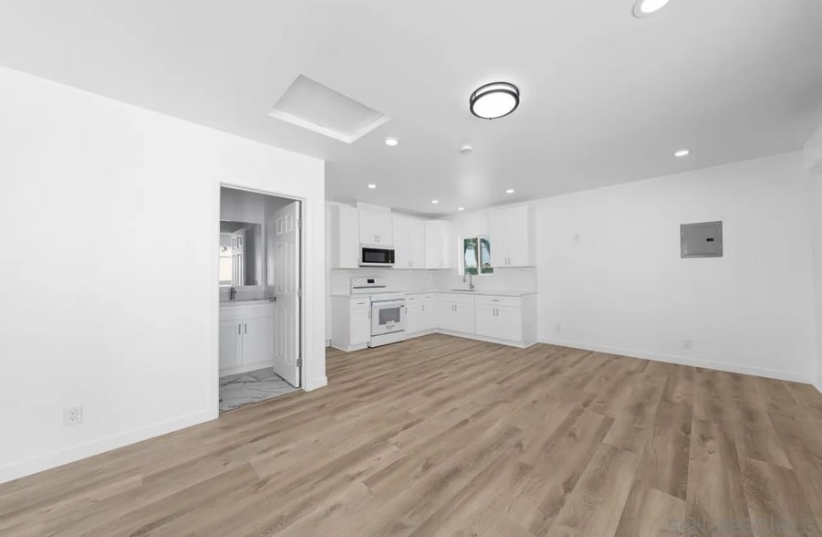 Building Photo - 622 I St