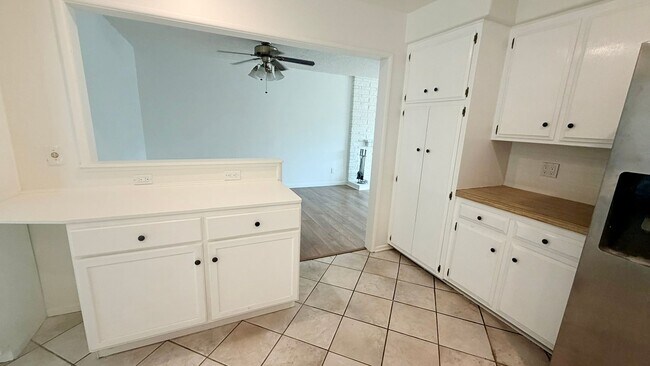 Building Photo - 22684 Minona Dr