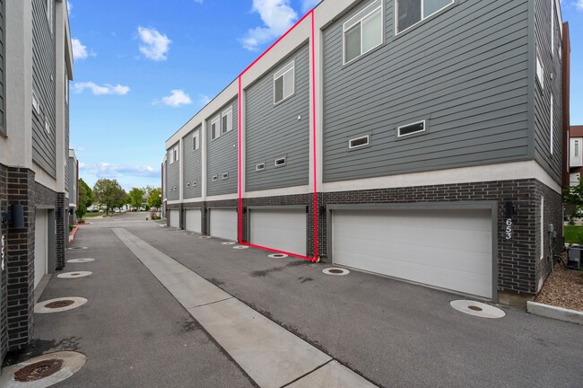 Building Photo - 651 S 450 E