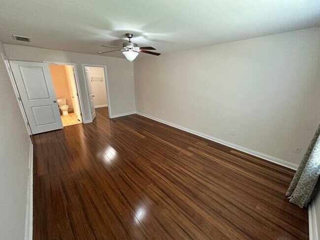 Building Photo - 408 Cunningham Ln