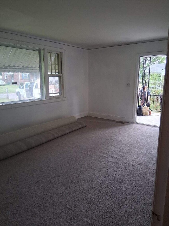 Building Photo - 121 Brookland Cir