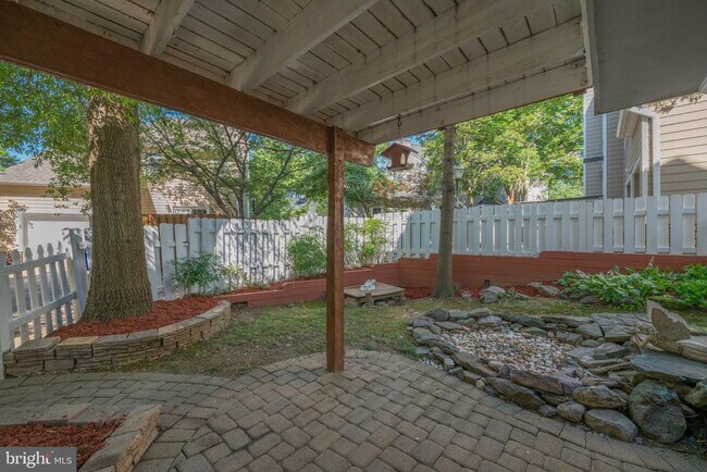 Building Photo - 4710 Old Dominion Dr