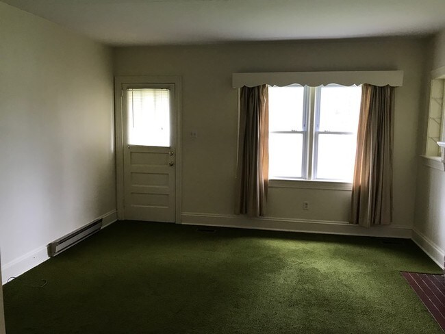 Building Photo - 707 Julian Allsbrook Highway, Weldon