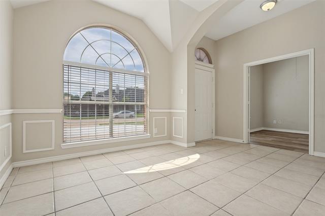 Building Photo - 903 Redbud Dr