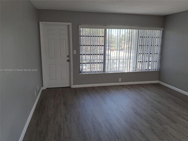 Primary Photo - 16701 NE 14th Ave