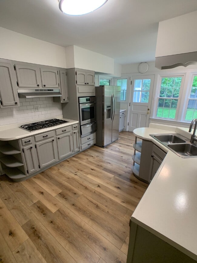 Building Photo - Gorgeous renovated 5 bed 3.5 bath in Clayton