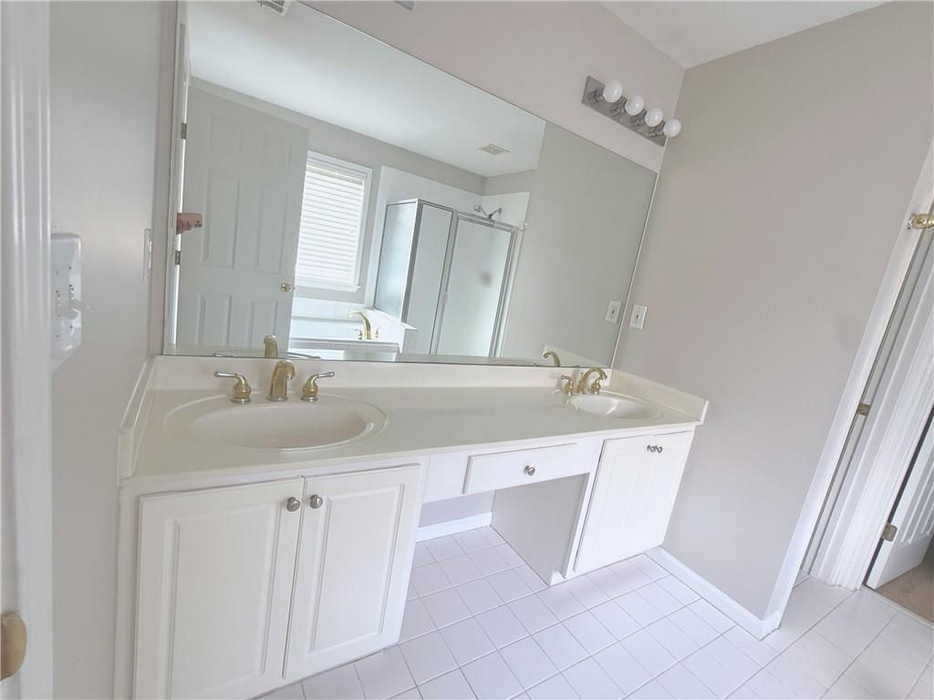 Building Photo - 12442 Waterside Dr