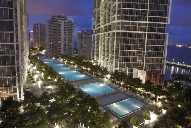 Building Photo - 485 Brickell Ave