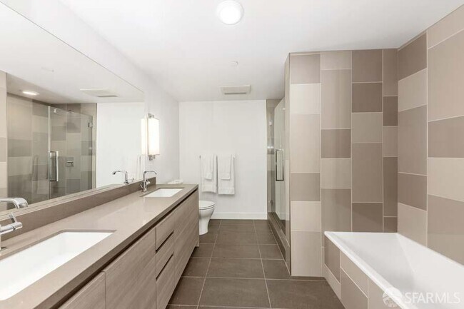 Building Photo - 718 Long Bridge St