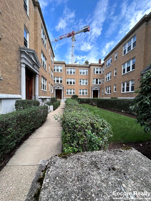 Building Photo - 85 Winchester St