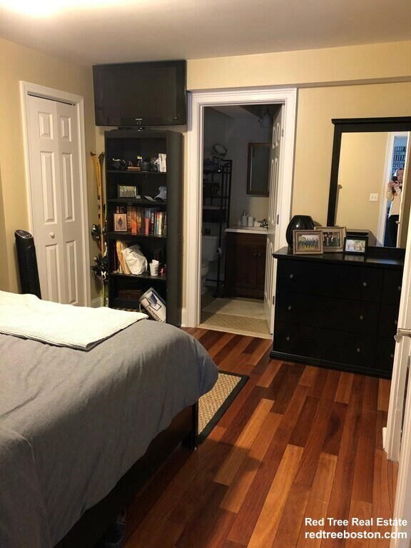 Building Photo - 341 W Broadway