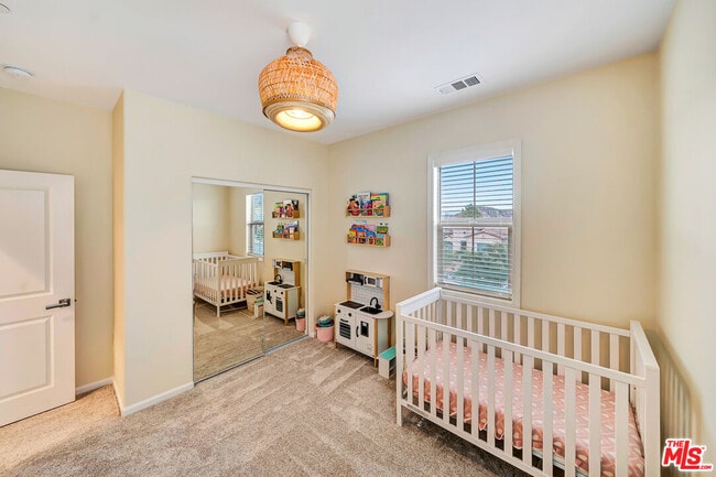 Building Photo - 25151 Golden Maple Dr