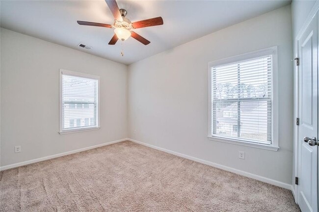 Building Photo - 2510 Great Silver Fir Aly