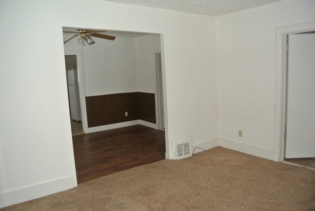 Building Photo - 616 14th St SE