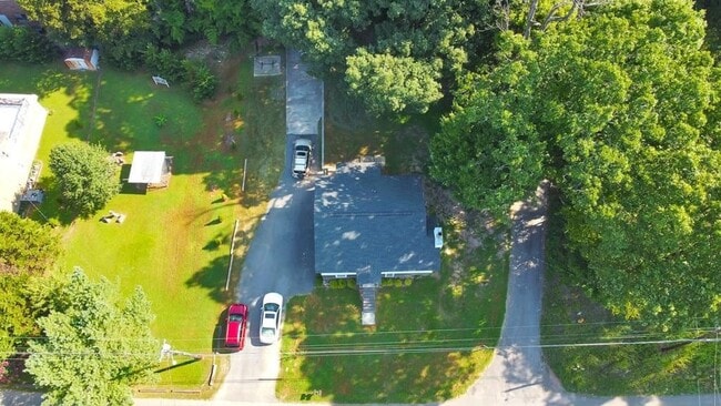 Building Photo - 33 Mchenry Dr SW