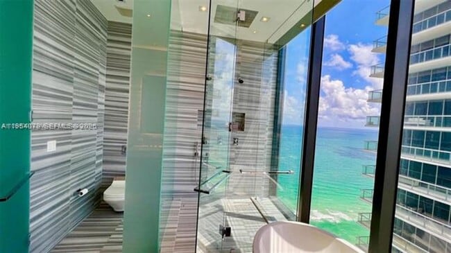 Building Photo - 17141 Collins Ave