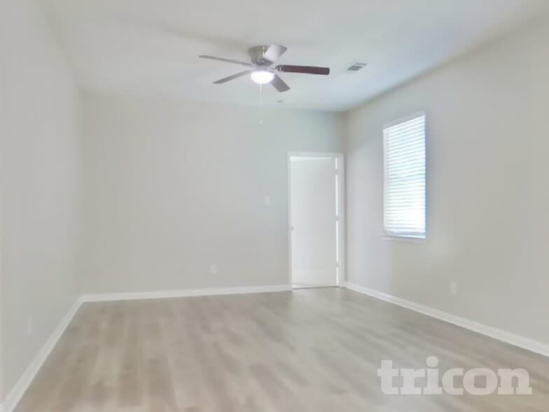 Building Photo - 2055 Sweet Lilac Dr