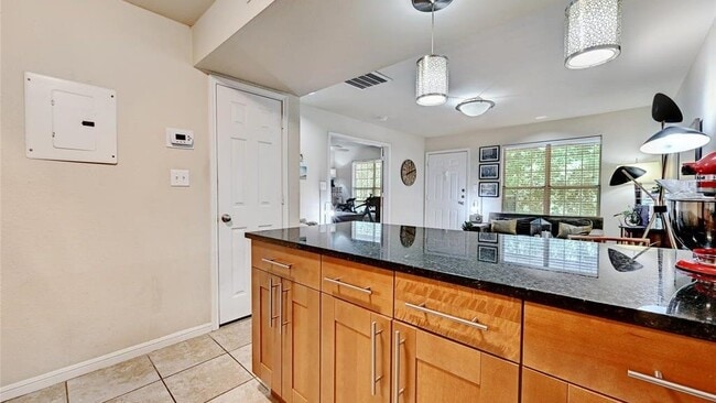 Building Photo - 7685 Northcross Dr