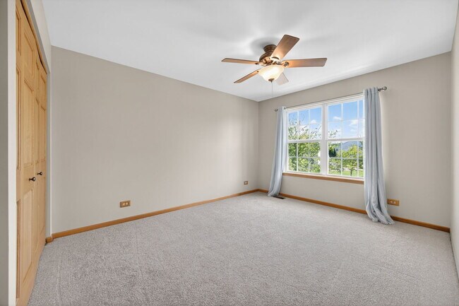 Building Photo - 322 Hemlock Ln