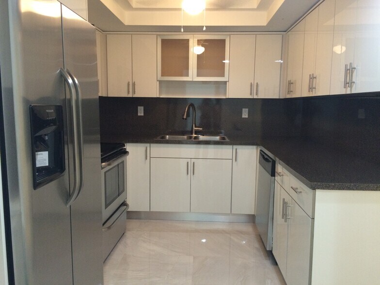 Building Photo - 1201 SW 74th Ct