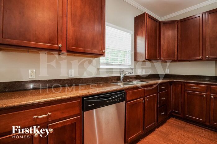 Building Photo - 571 English Oak Cir