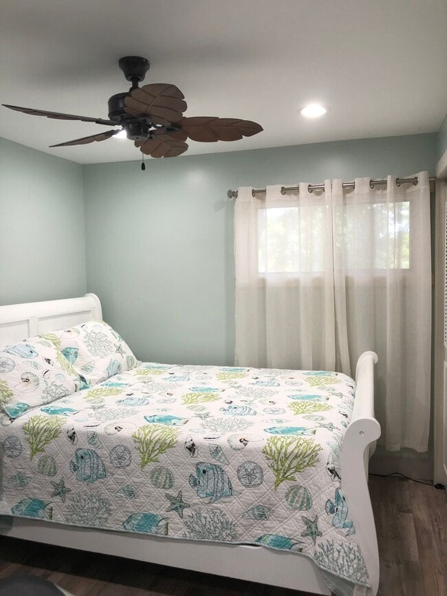 Building Photo - EASTWOOD SHORES TOWNHOUSE