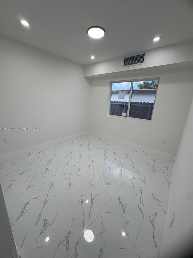 Building Photo - 10020 SW 171st St