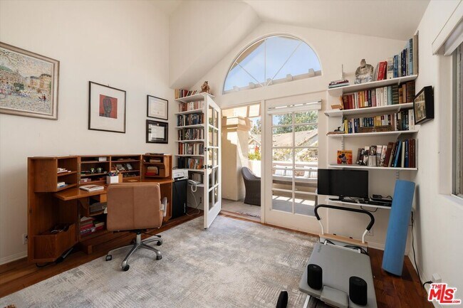 Building Photo - 1256 Cravens Ln