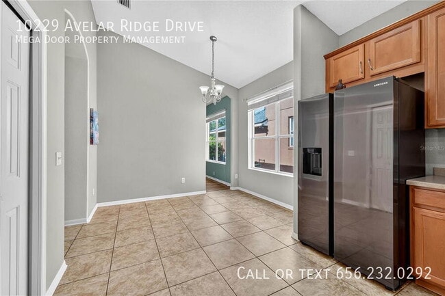 Building Photo - 10229 Avelar Ridge Dr