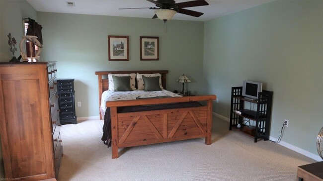 Building Photo - 3 Bedroom 2.5 Home in Christiansburg!