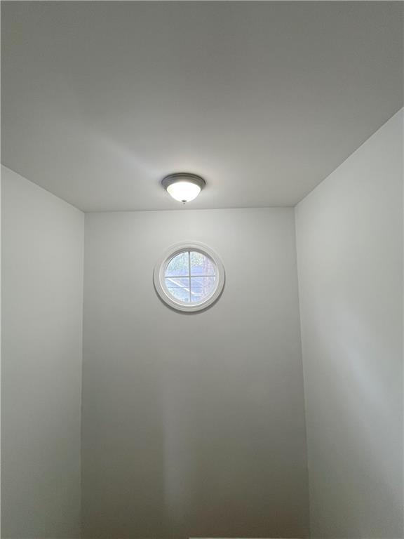 Building Photo - 889 Crew St SW