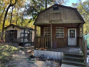 Building Photo - 959-B W Lakeshore Dr