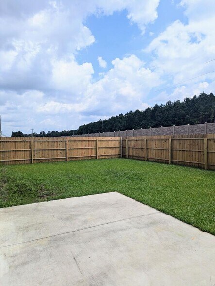 Building Photo - 336 Augustine Dr