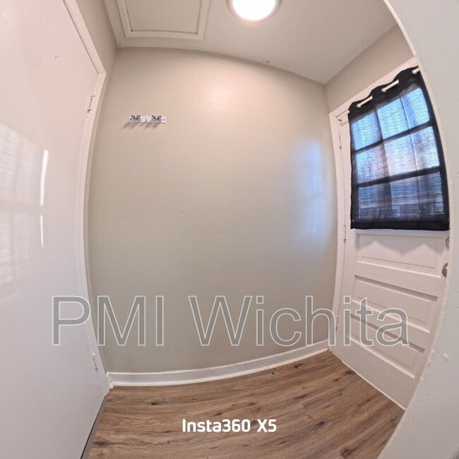 Building Photo - 6163 E Boston St