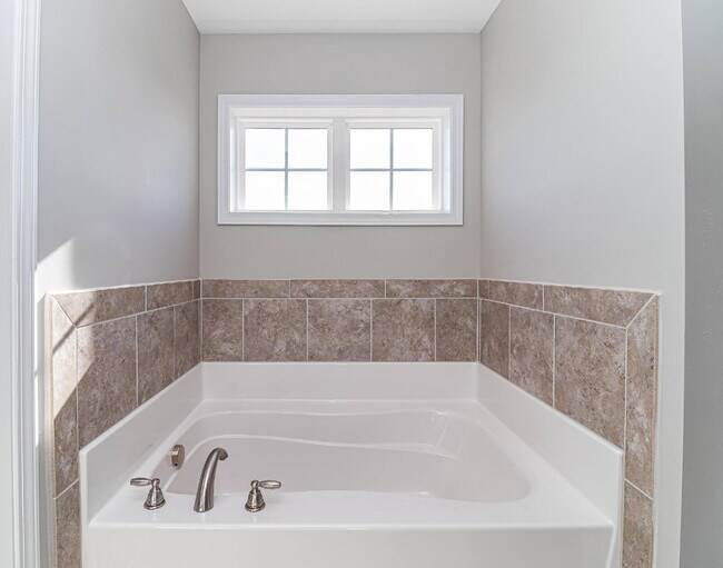 Building Photo - STUNNING & SPACIOUS! GANDER LAKE 4 BR | 3 BA IN PIKEVILLE SCHOOL DISTRICT *LAWN CARE INCLUDED!*